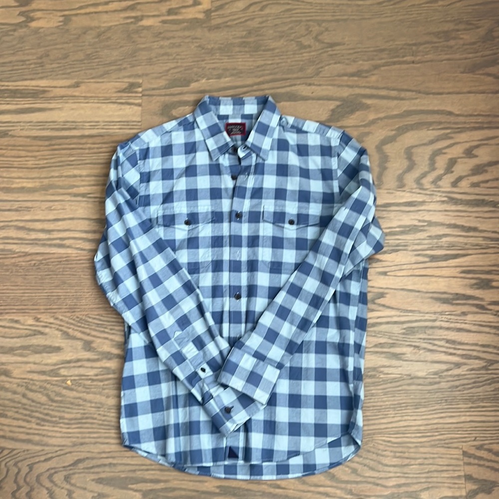 Untuckit men’s plaid blue shirt